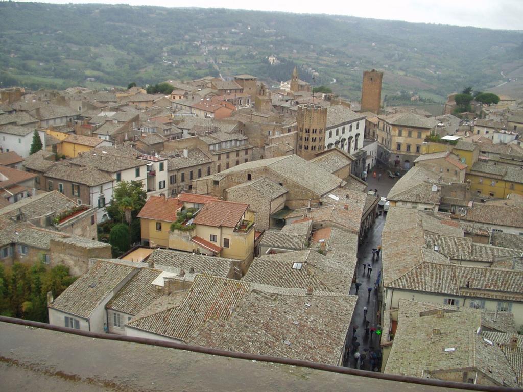 Hotel Valentino Centro Storico Orvieto Luaran gambar