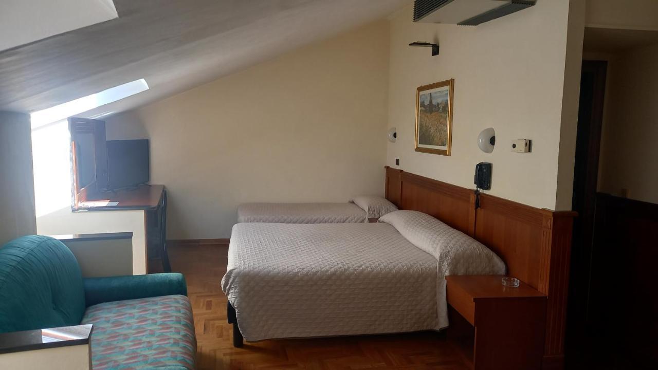 Hotel Valentino Centro Storico Orvieto Luaran gambar