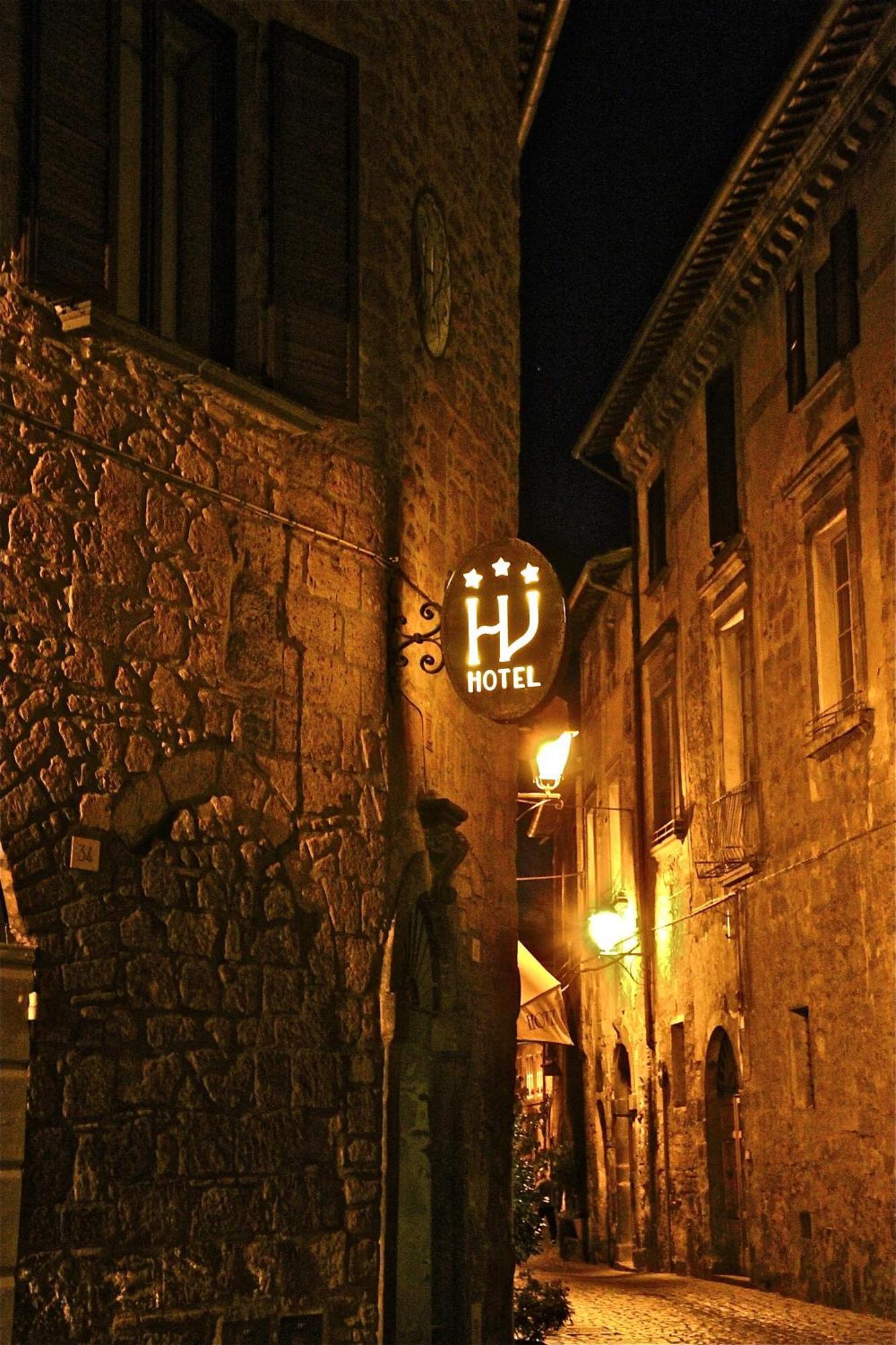 Hotel Valentino Centro Storico Orvieto Luaran gambar