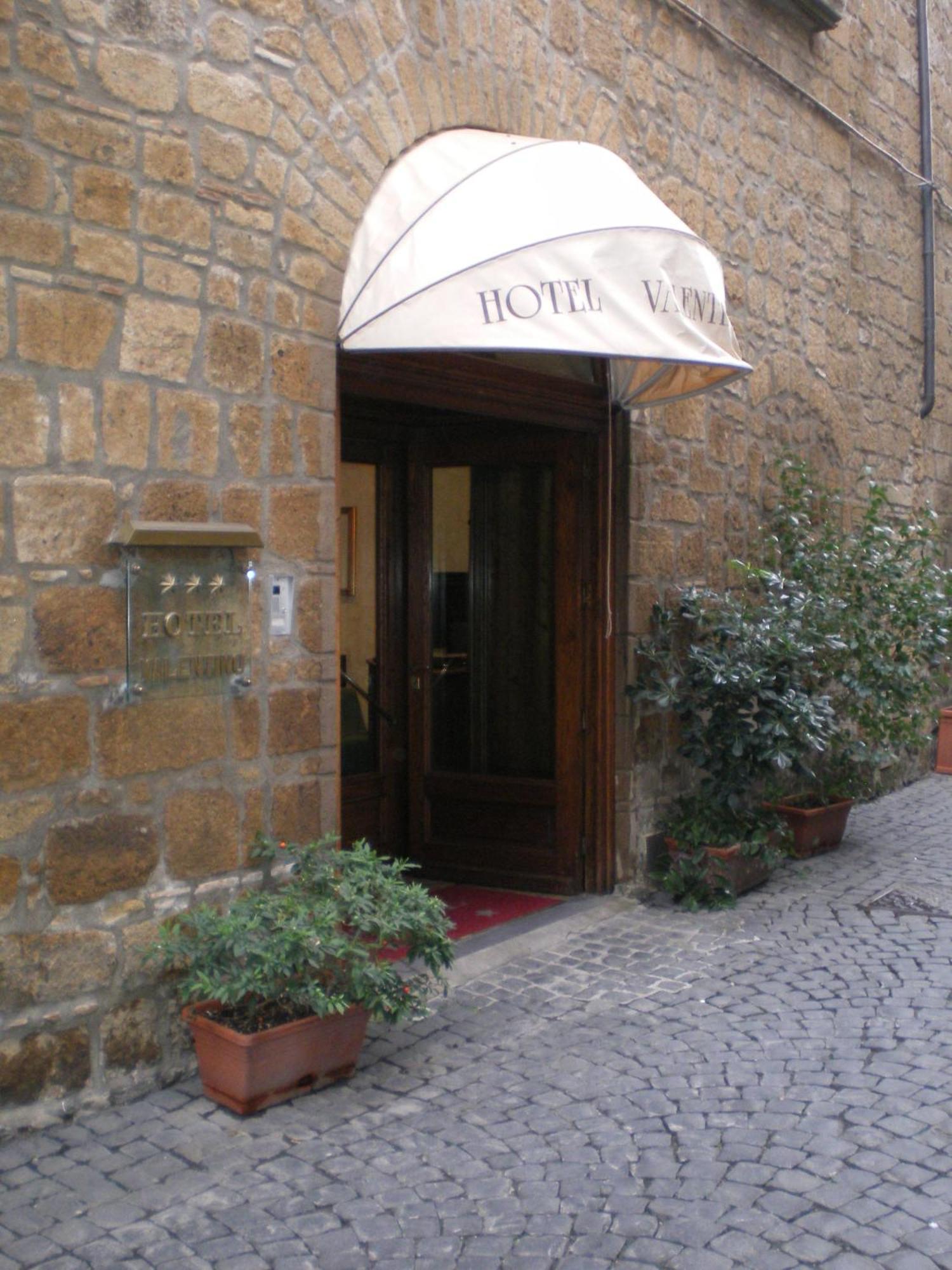 Hotel Valentino Centro Storico Orvieto Luaran gambar