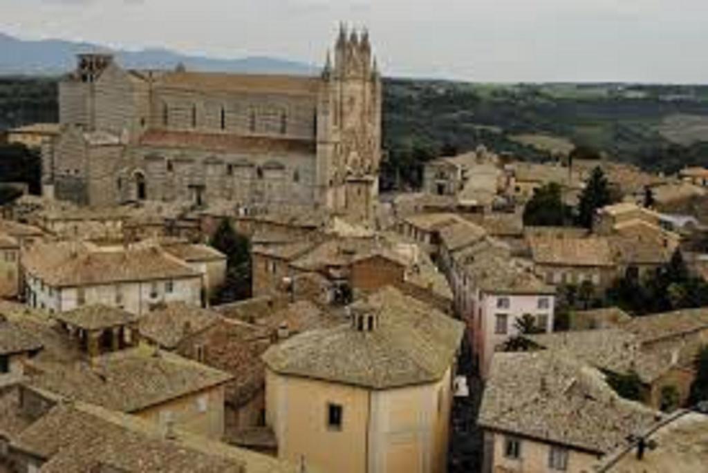 Hotel Valentino Centro Storico Orvieto Luaran gambar